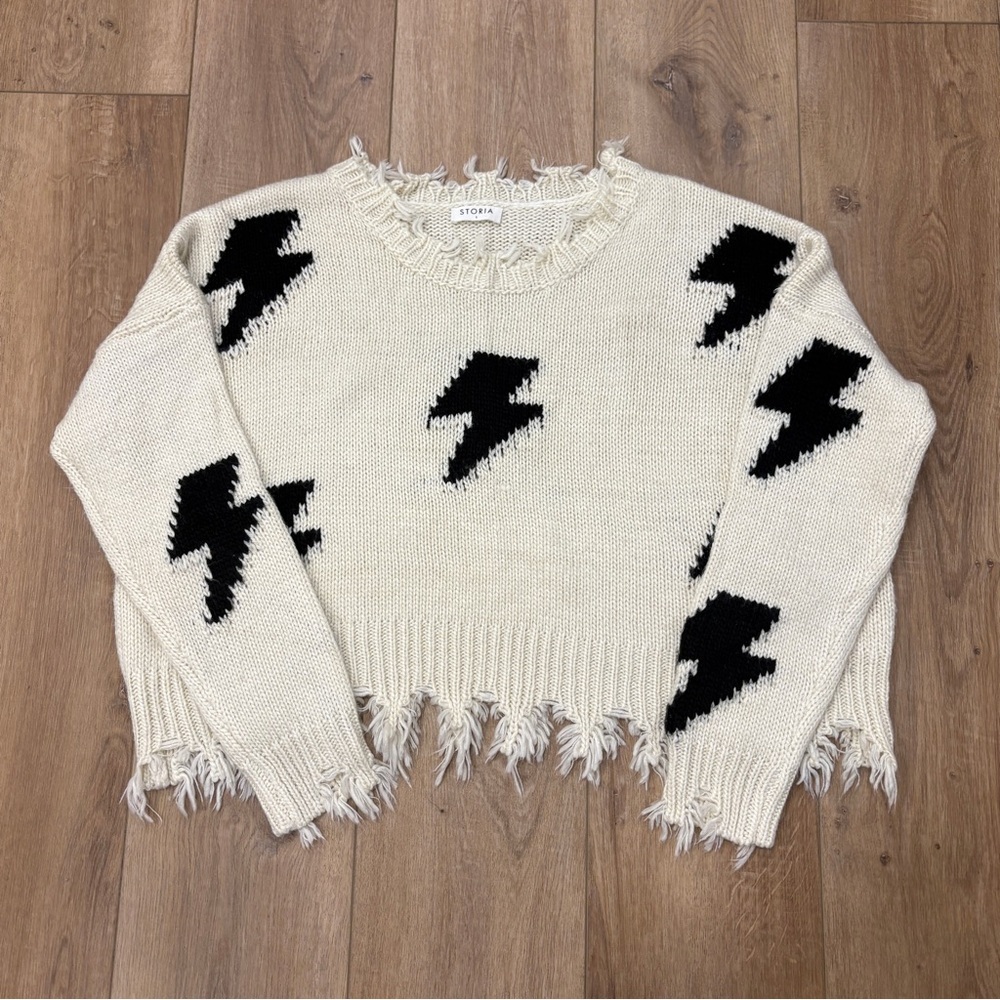๐STORIA๐ DISTRESSED LIGHTNING BOLT RELAXED SWEATER IVORY / BLACK SZ S - Picture 2 of 8